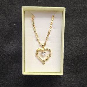 Elegant Gold Heart Pendant Necklace Mom